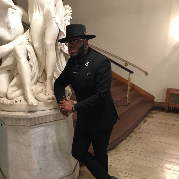 Meet your Posher, Kenneth - Picture 1 of 1